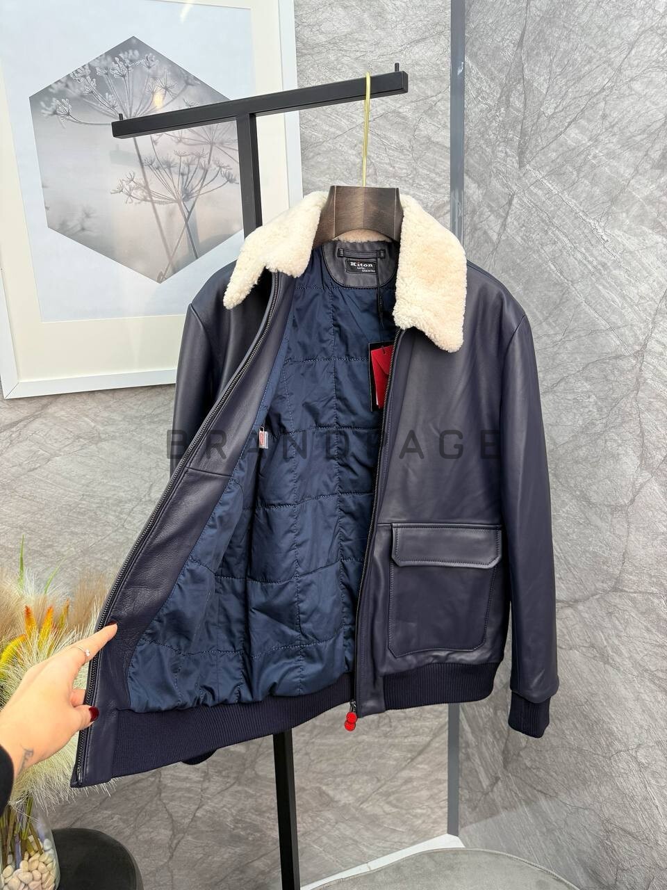 Кожаная куртка из овечьей кожи Kiton BPLUX5672 Кожаная куртка из овечьей кожи Kiton BPLUX5672