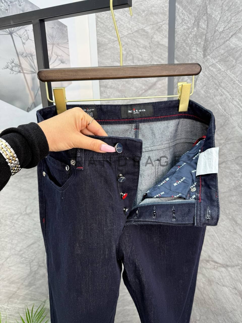 Джинсы хлопковые Kiton BPLUX5461 Джинсы хлопковые Kiton BPLUX5461