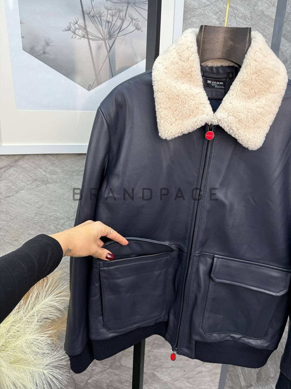 Кожаная куртка из овечьей кожи Kiton BPLUX5672 Кожаная куртка из овечьей кожи Kiton BPLUX5672