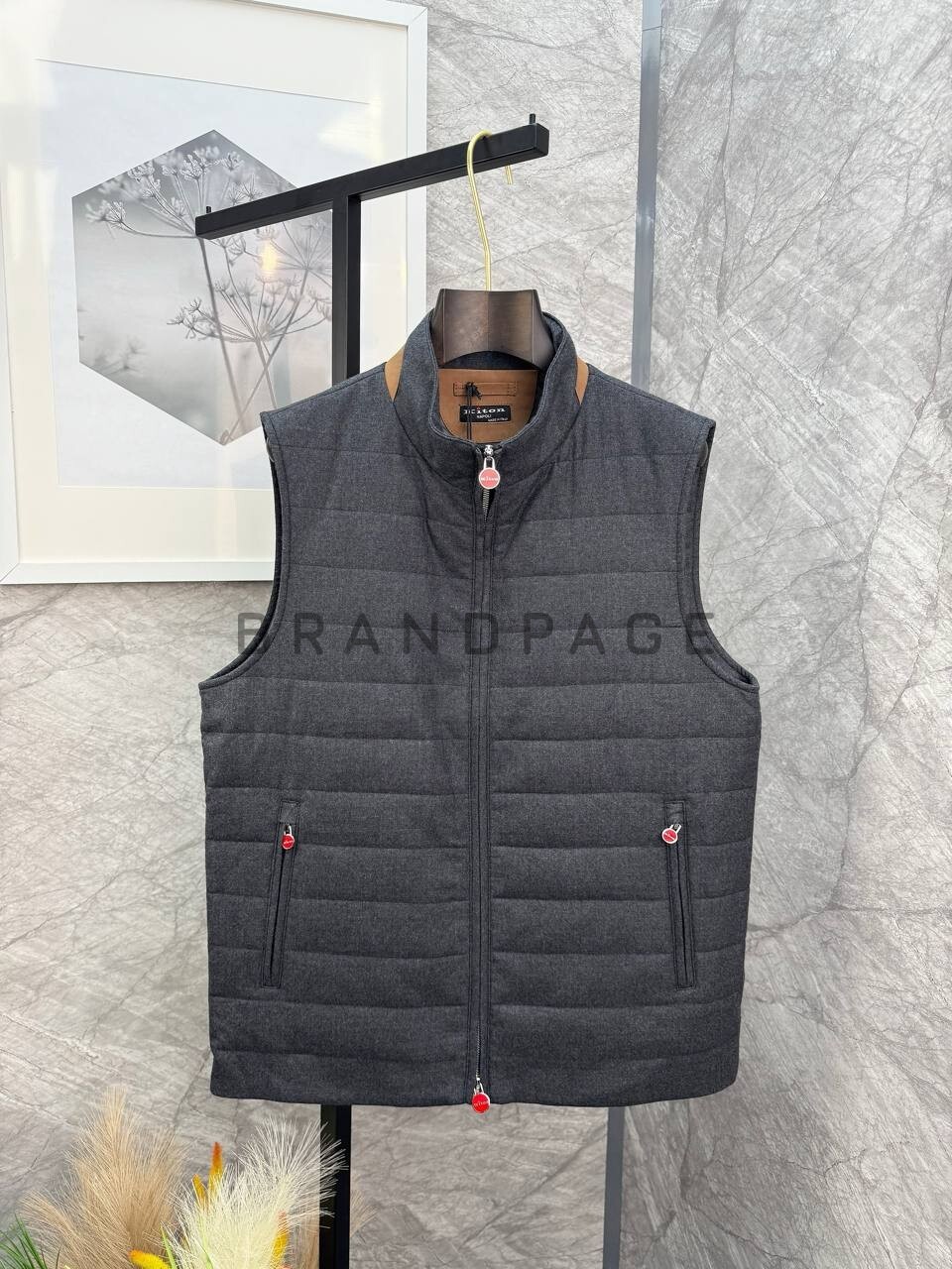 Жилетка нейлоновая KITON BPLUX5602 Жилетка нейлоновая KITON BPLUX5602