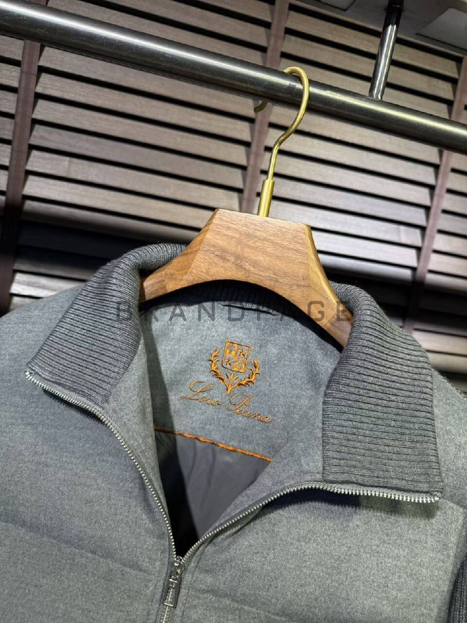 Ветровка из полиэфирного волокна Loro Piana BPLUX5319 Ветровка из полиэфирного волокна Loro Piana BPLUX5319