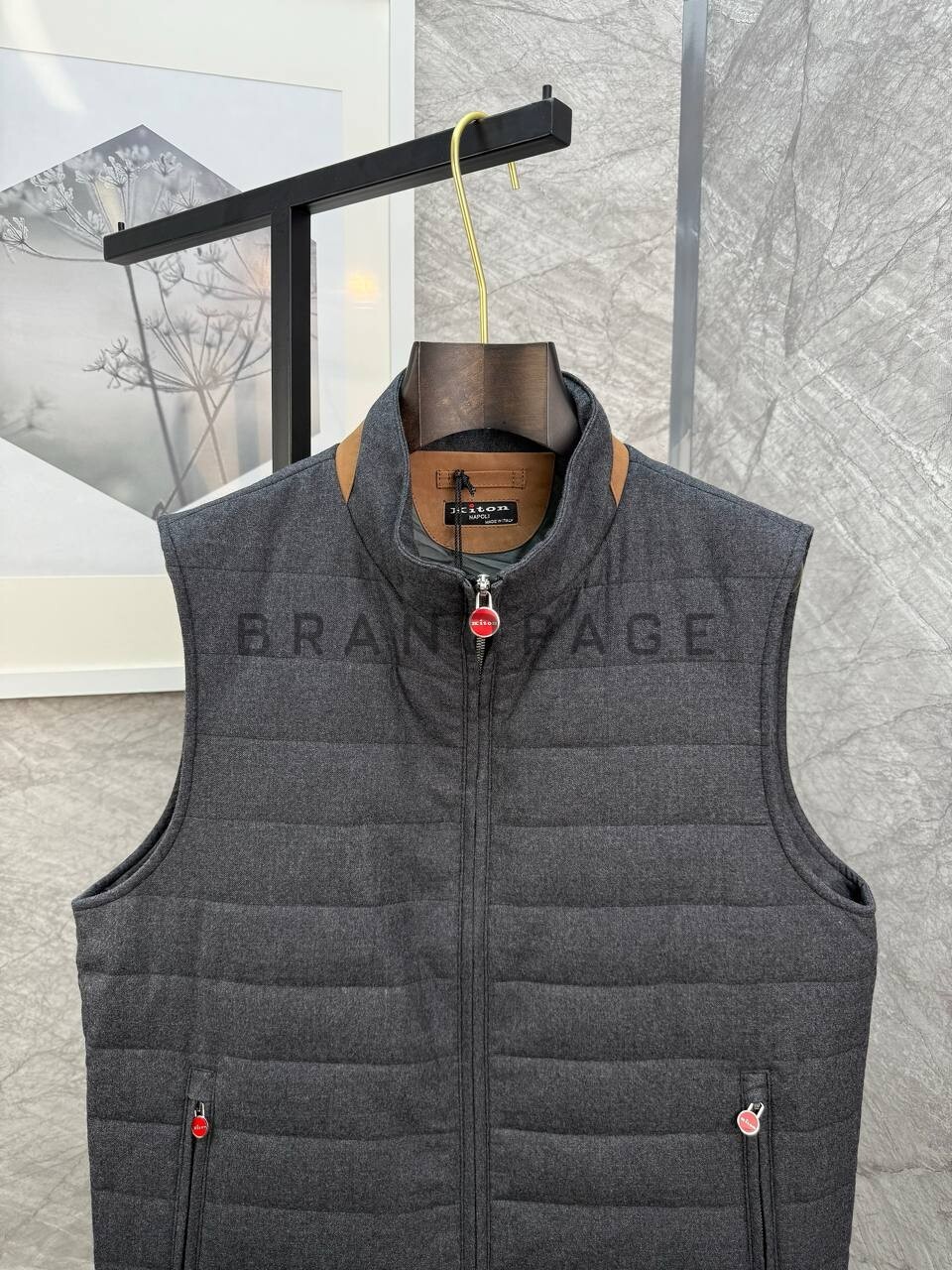 Жилетка нейлоновая KITON BPLUX5602 Жилетка нейлоновая KITON BPLUX5602