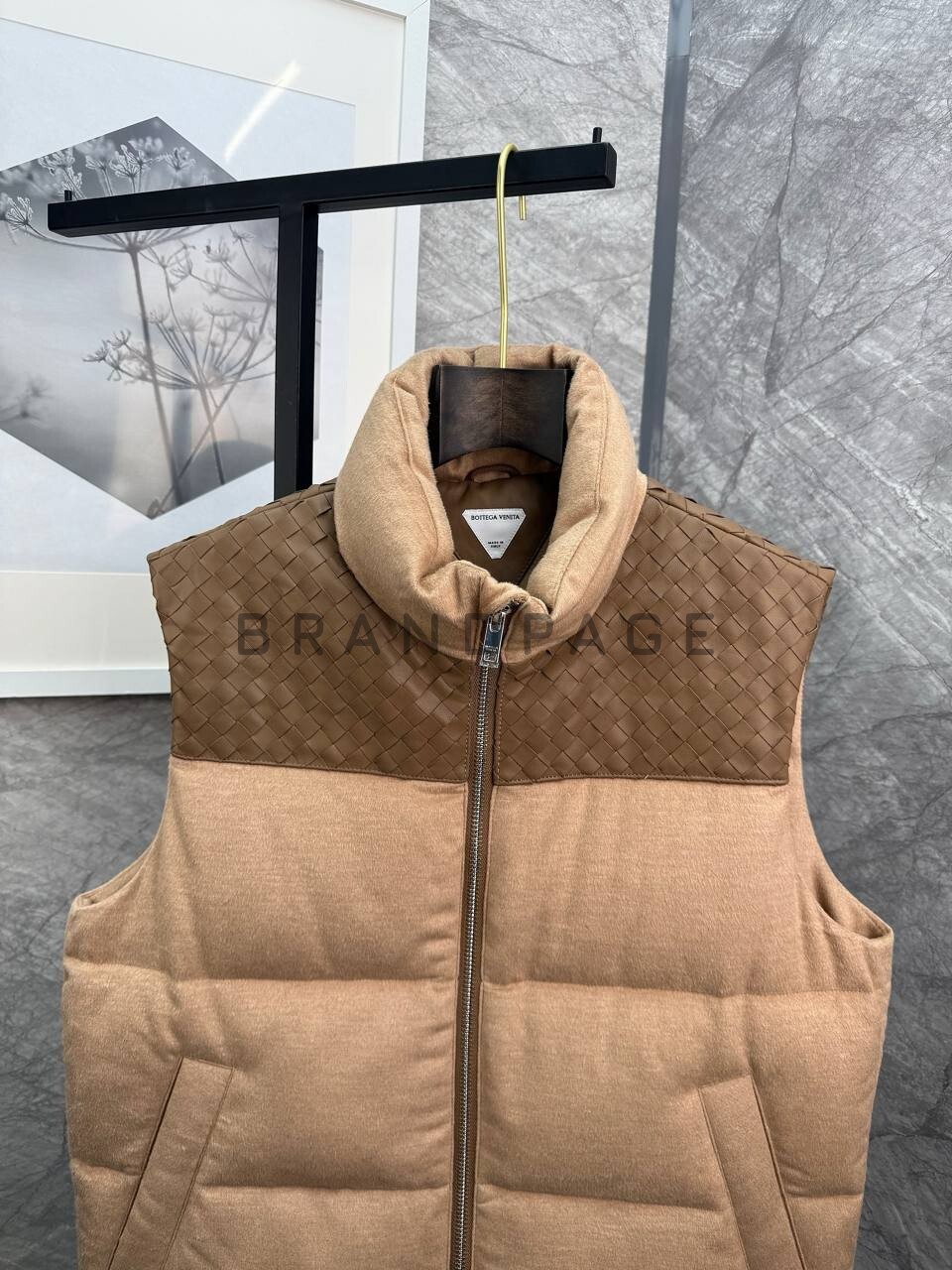 Жилет кашемировый и телячьекожаный Bottega Veneta BPLUX5499 Жилет кашемировый и телячьекожаный Bottega Veneta BPLUX5499