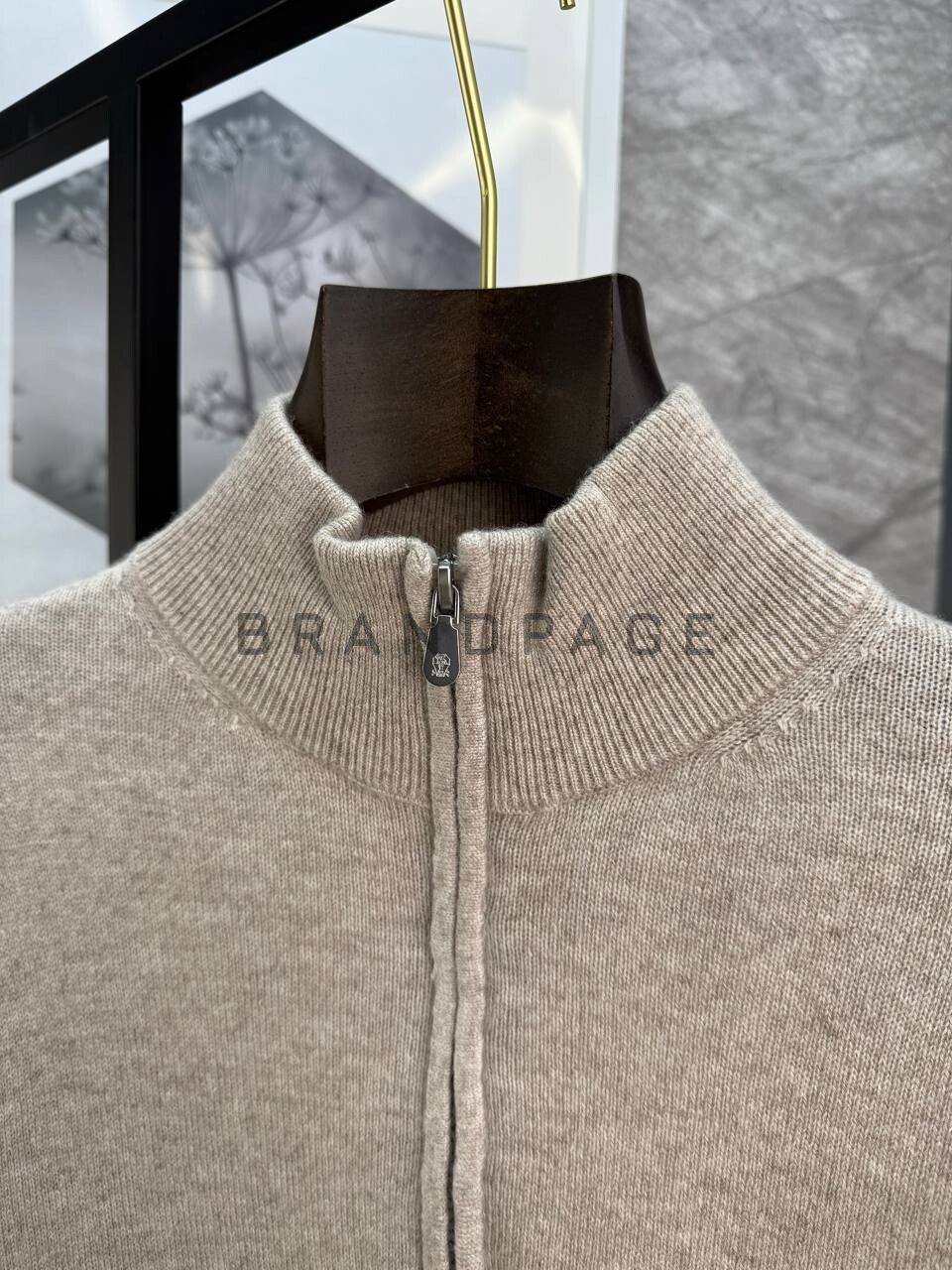 Джемпер кашемировый Brunello Cucinelli BPLUX5535 Джемпер кашемировый Brunello Cucinelli BPLUX5535