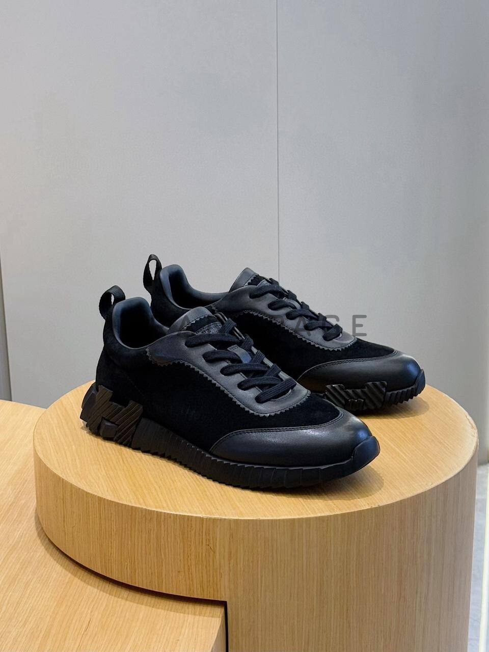 Кроссовки кожаные и замшевые Hermes BPLUX5409 Кроссовки кожаные и замшевые Hermes BPLUX5409