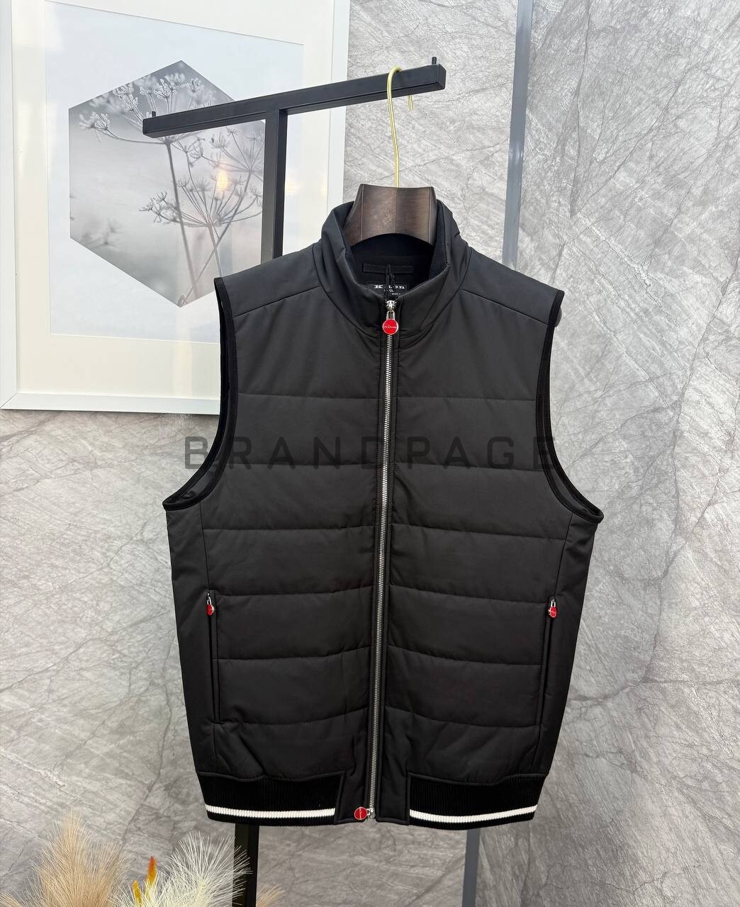 Жилетка из нейлона Kiton BPLUX5589 Жилетка из нейлона Kiton BPLUX5589