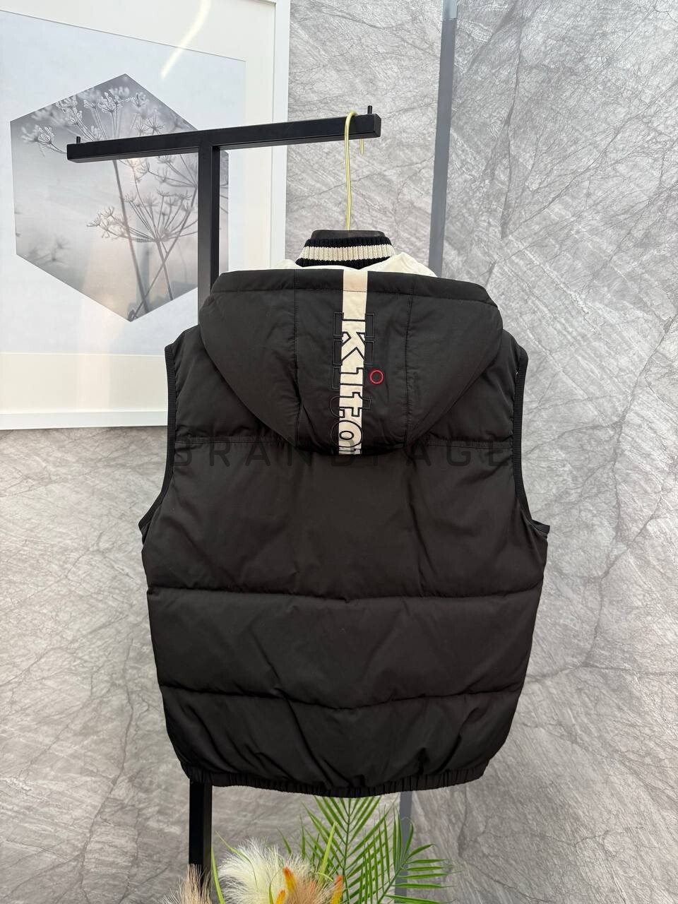 Жилетка из утиный пух-перо Kiton BPLUX5320 Жилетка из утиный пух-перо Kiton BPLUX5320