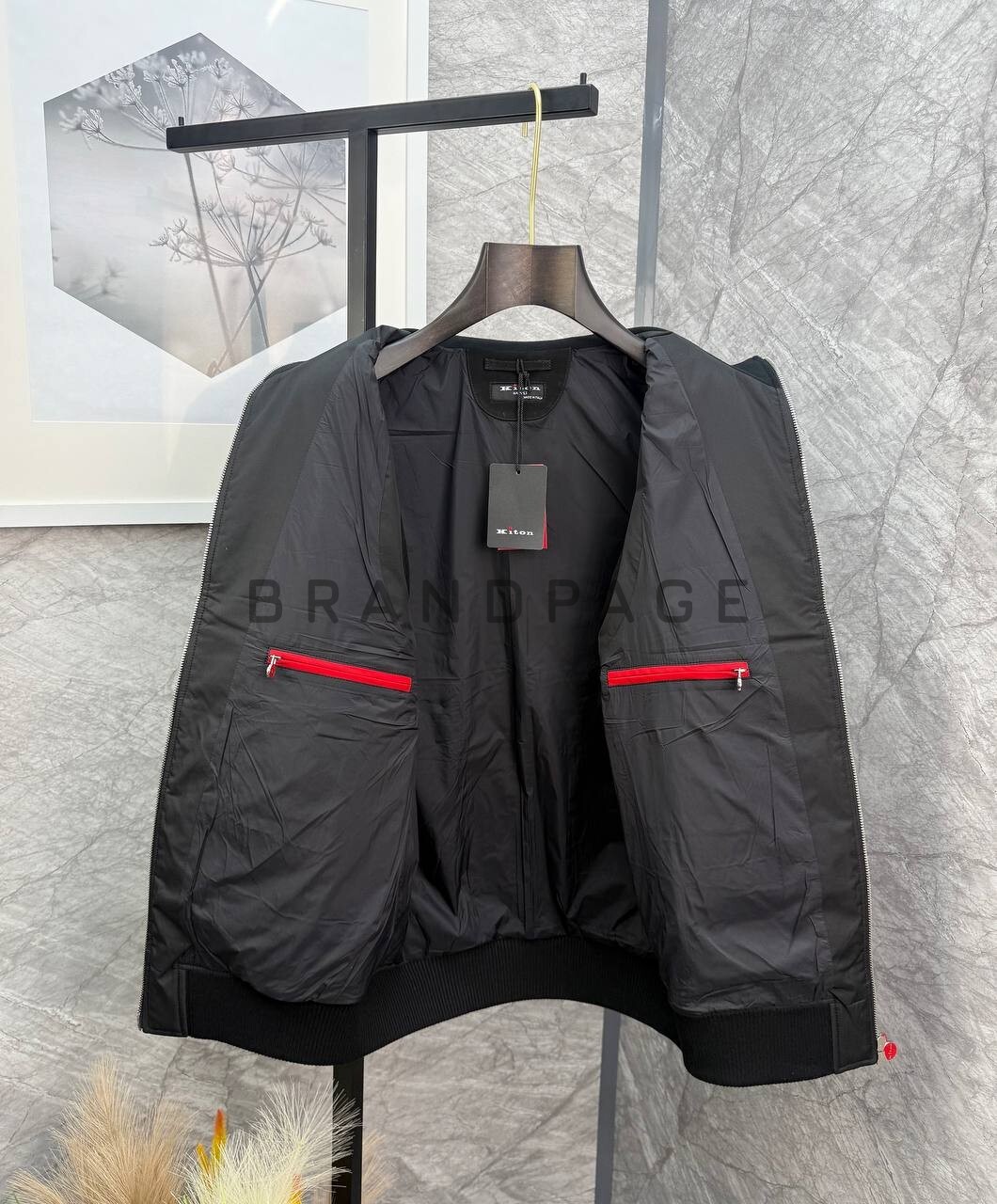 Жилетка из нейлона Kiton BPLUX5589 Жилетка из нейлона Kiton BPLUX5589