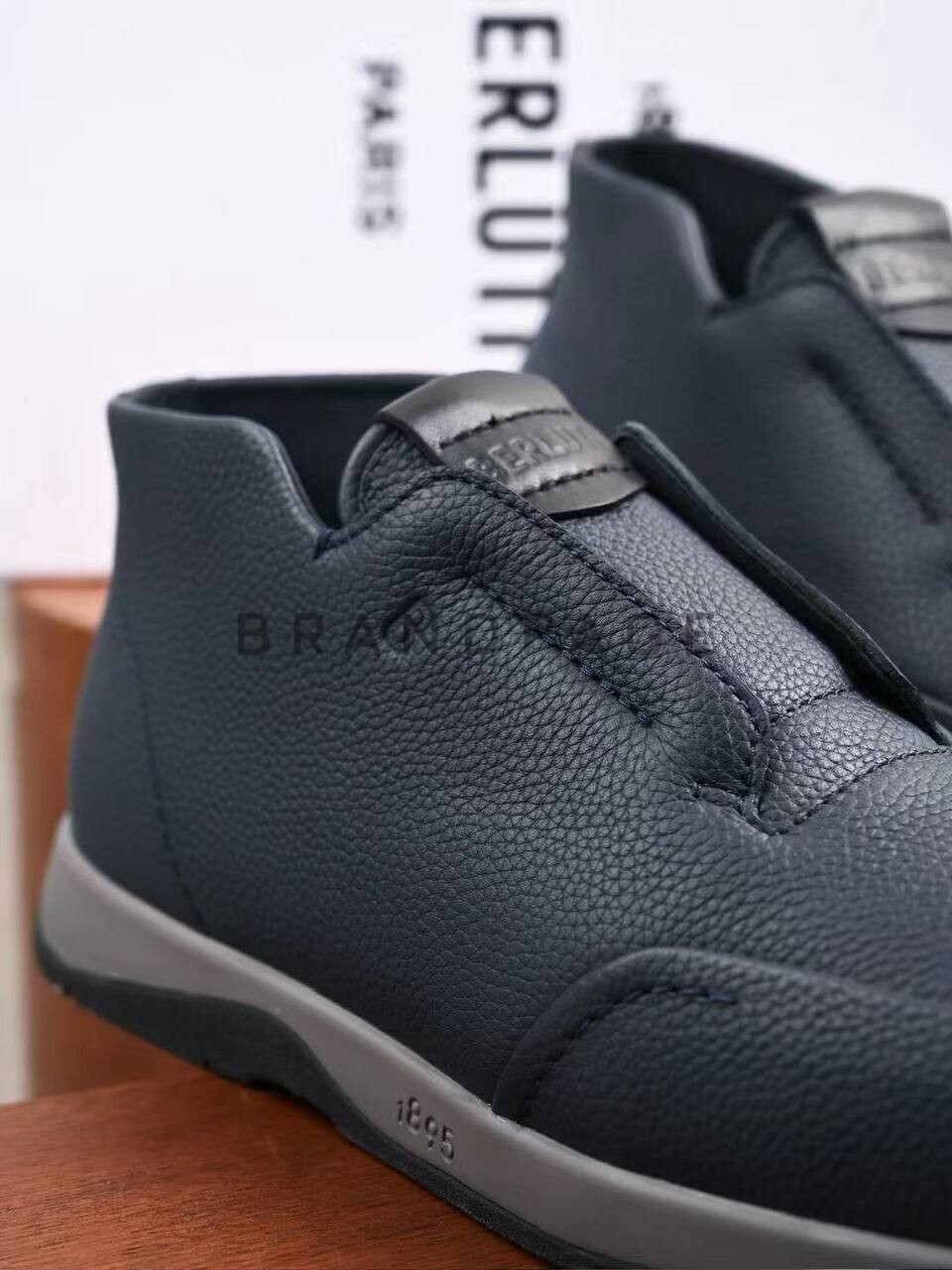 Кроссовки из натуральной кожи Berluti BPLUX5437 Кроссовки из натуральной кожи Berluti BPLUX5437