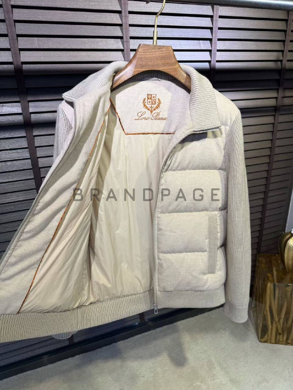 Ветровка из полиэфирного волокна Loro Piana BPLUX5317 Ветровка из полиэфирного волокна Loro Piana BPLUX5317