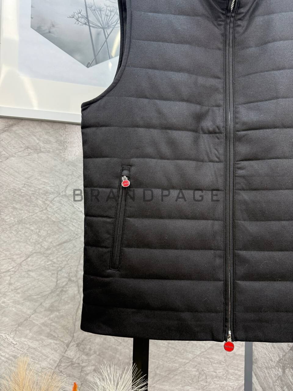 Жилетка из нейлона KITON BPLUX5599 Жилетка из нейлона KITON BPLUX5599