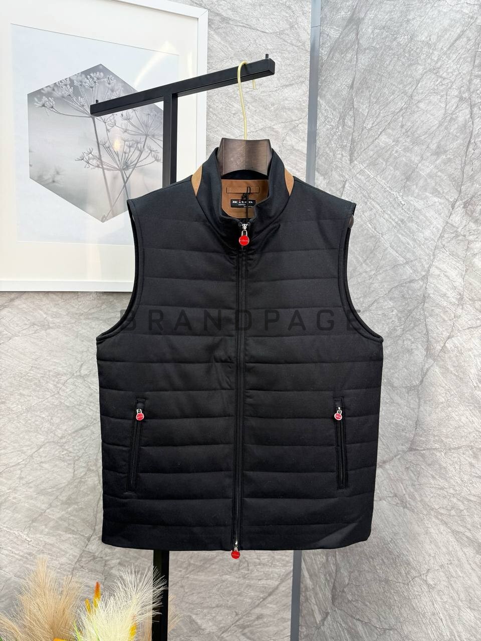 Жилетка из нейлона KITON BPLUX5599 Жилетка из нейлона KITON BPLUX5599