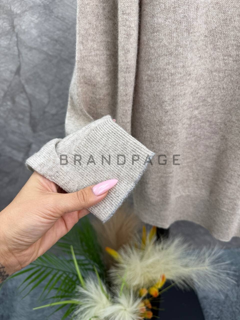 Джемпер кашемировый Brunello Cucinelli BPLUX5535 Джемпер кашемировый Brunello Cucinelli BPLUX5535