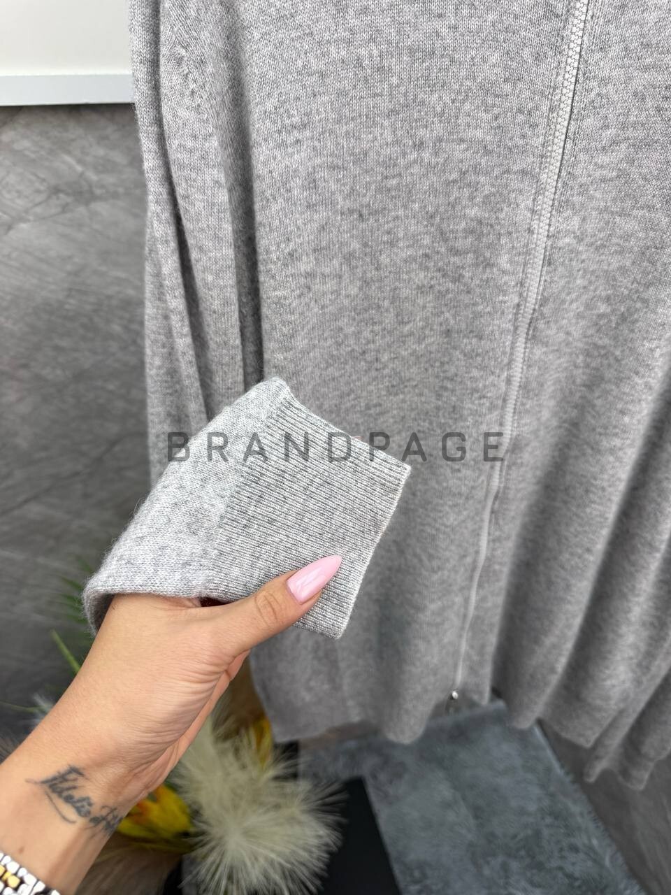 Кардиган кашемировый Brunello Cucinelli BPLUX5551 Кардиган кашемировый Brunello Cucinelli BPLUX5551