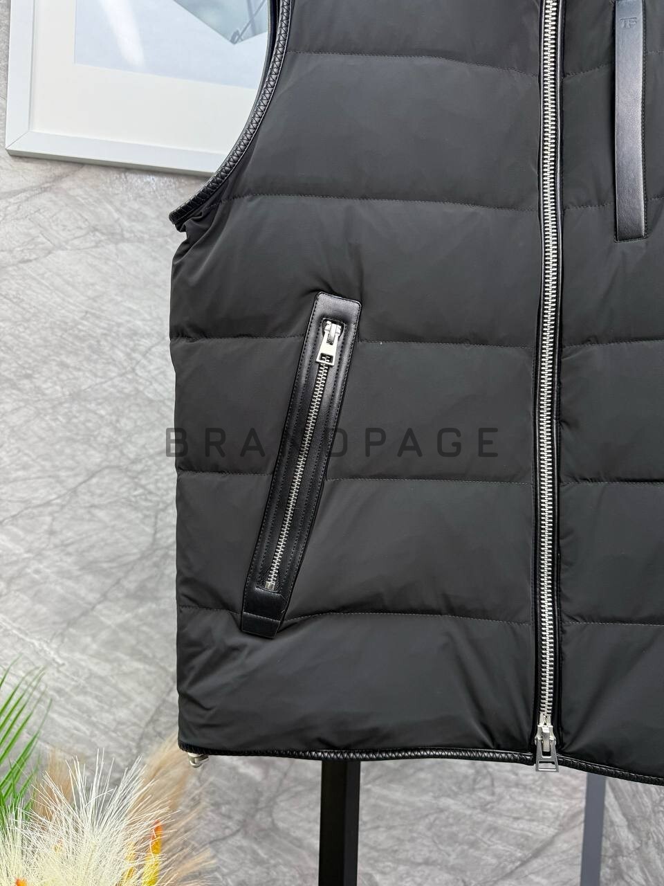 Жилет нейлоновый Tom Ford BPLUX5593 Жилет нейлоновый Tom Ford BPLUX5593