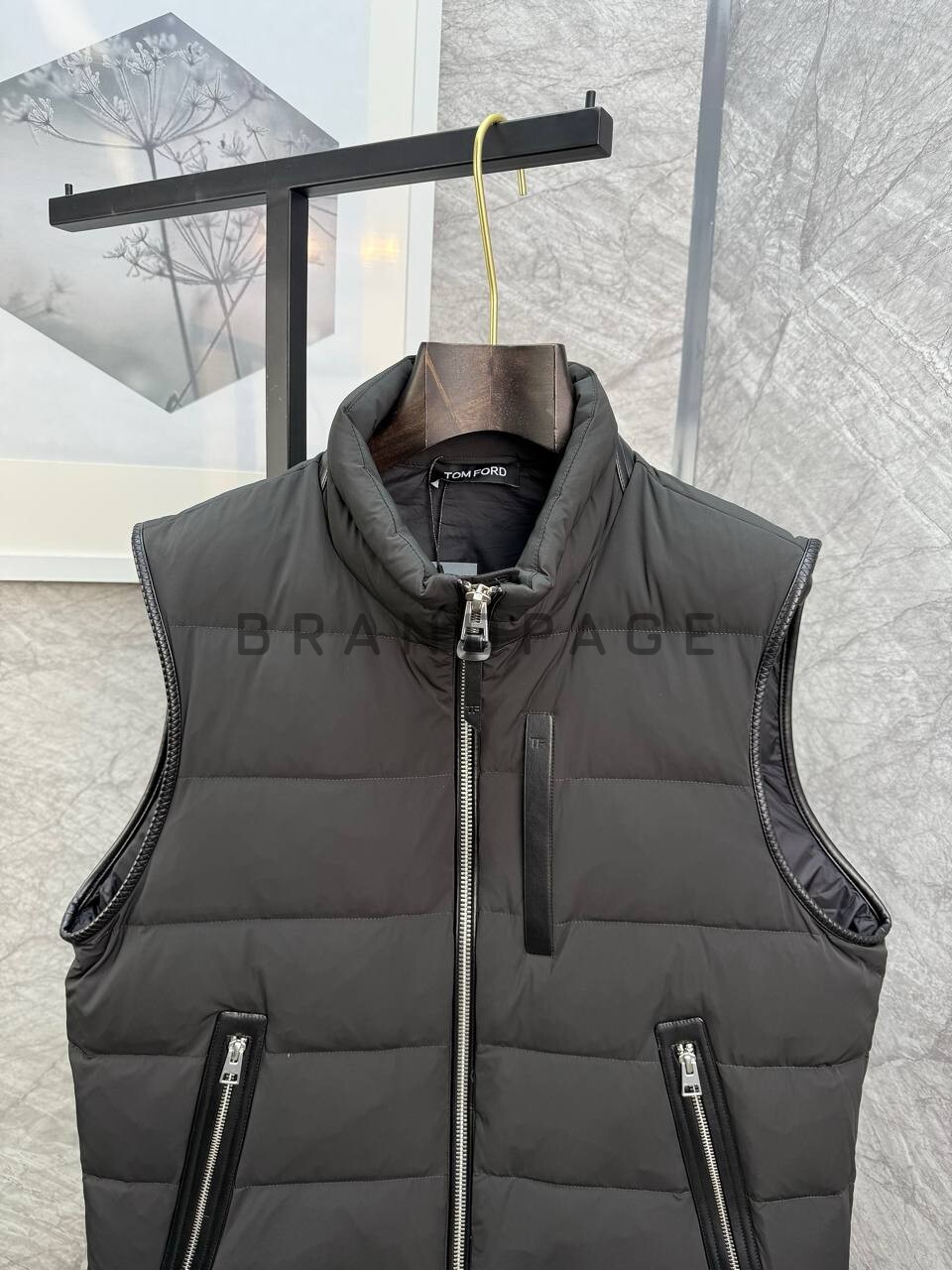 Жилет нейлоновый Tom Ford BPLUX5593 Жилет нейлоновый Tom Ford BPLUX5593