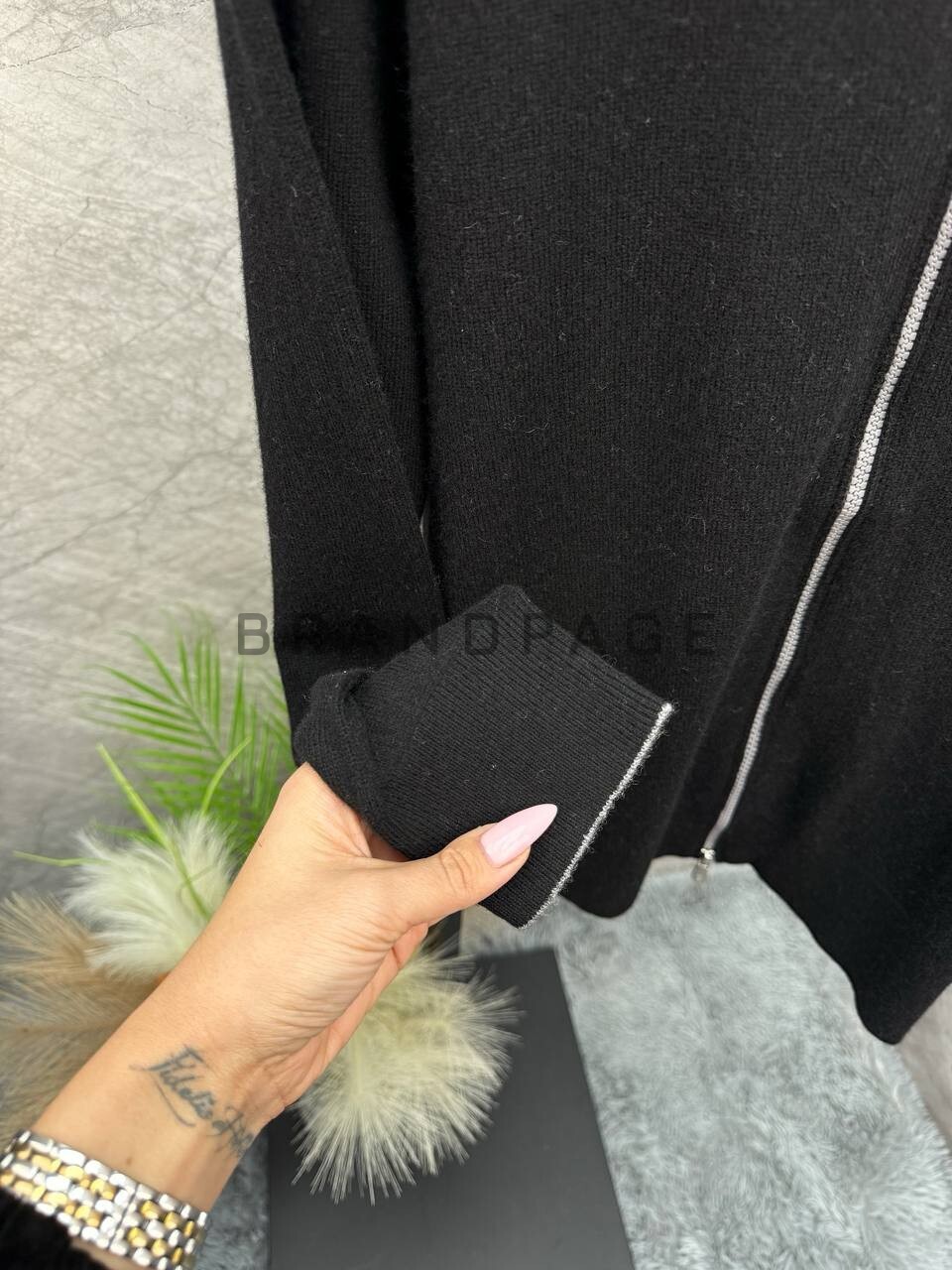 Кардиган кашемировый Brunello Cucinelli BPLUX5549 Кардиган кашемировый Brunello Cucinelli BPLUX5549