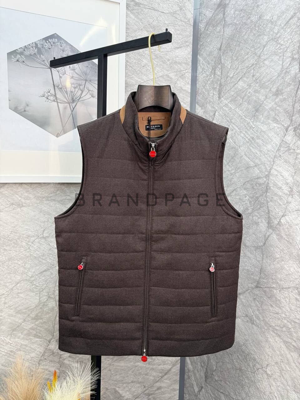 Жилетка из нейлона KITON BPLUX5600 Жилетка из нейлона KITON BPLUX5600