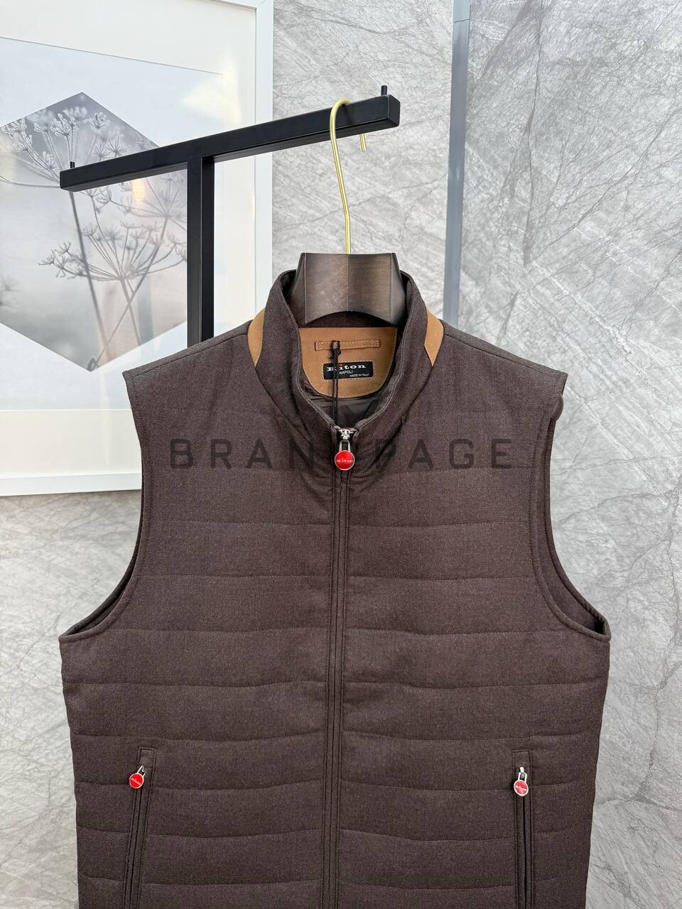 Жилетка из нейлона KITON BPLUX5600 Жилетка из нейлона KITON BPLUX5600