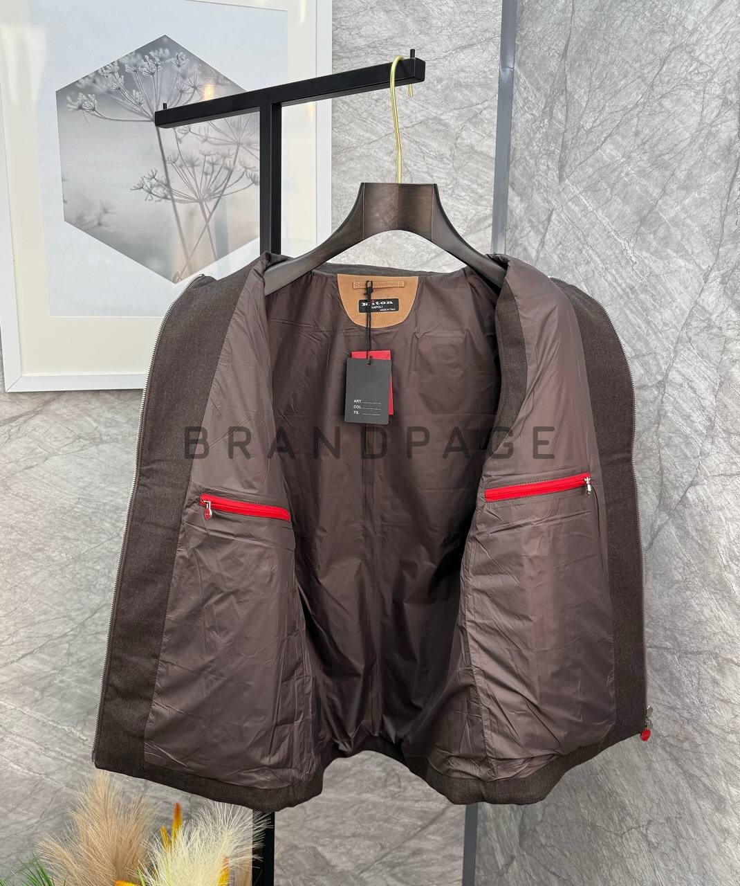 Жилетка из нейлона KITON BPLUX5600 Жилетка из нейлона KITON BPLUX5600