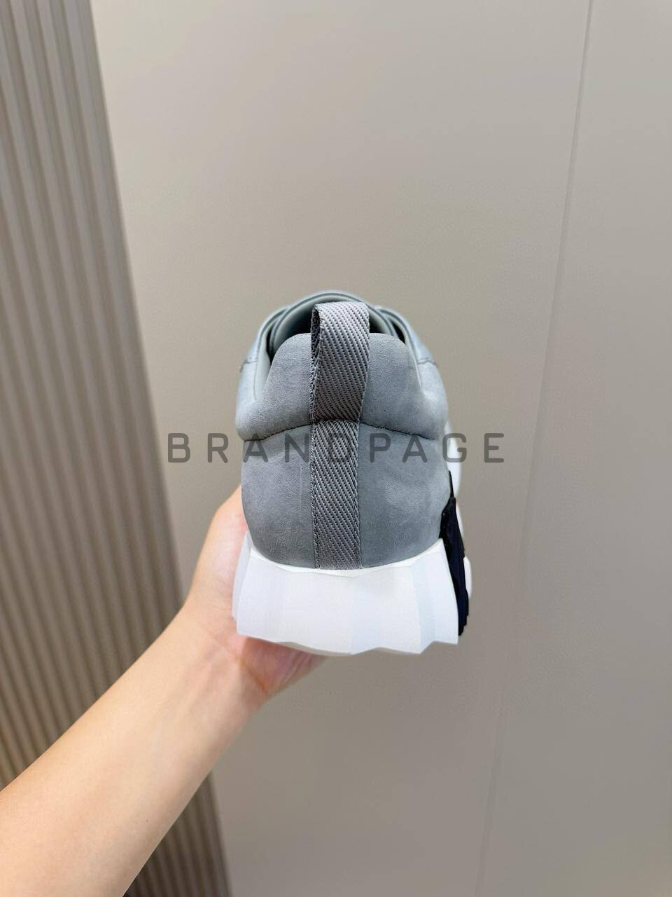 Кроссовки из кожи и замши Hermes BPLUX5415 Кроссовки из кожи и замши Hermes BPLUX5415