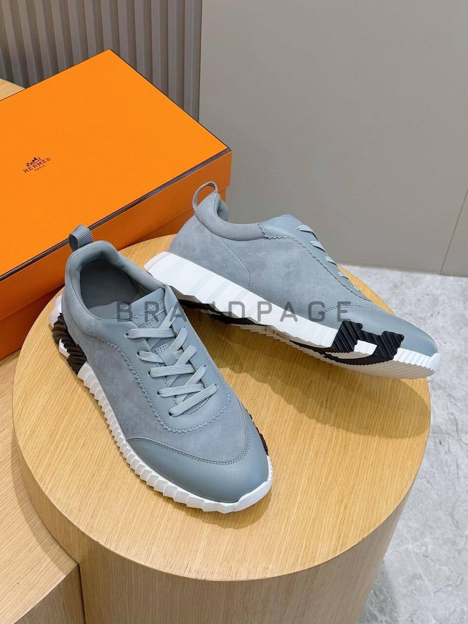 Кроссовки из кожи и замши Hermes BPLUX5415 Кроссовки из кожи и замши Hermes BPLUX5415