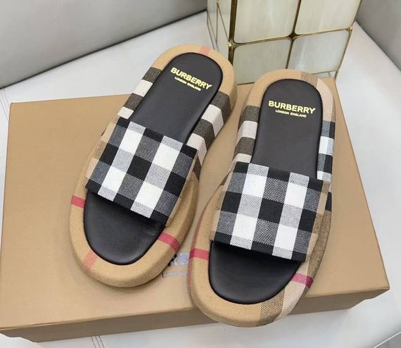 Лимитированные шлёпанцы Burberry BP-13456