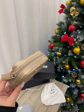 Лимитированная косметичка Prada BP-44754