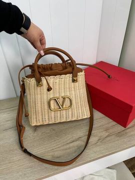 Коллекционная женская сумка песочная Valentino BP-25873