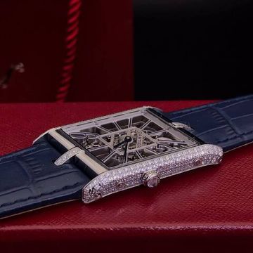 Стильные часы Cartier BP-26021