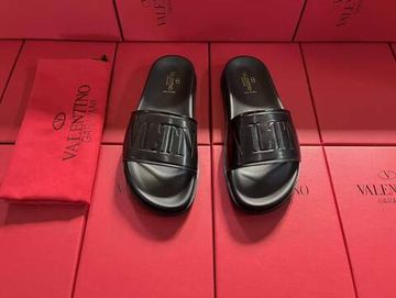 Лимитированные шлёпанцы Valentino BP-30950