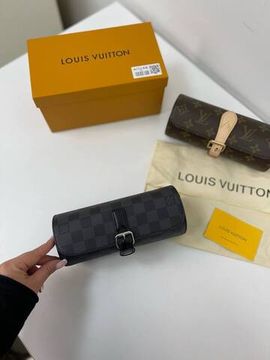 Эксклюзивный футляр для часов Louis Vuitton BP-26638