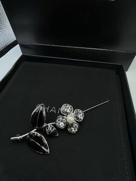 Стильная брошь Chanel BP-52292