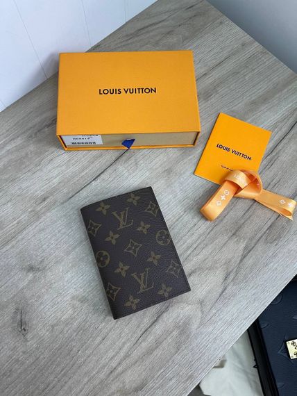 Обложка на паспорт Louis Vuitton коричневая BP-26363