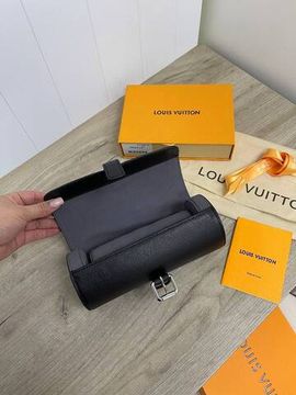 Футляр премиальный для 3-х часов Louis Vuitton BP-25421