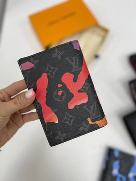 Черная обложка на паспорт с узором Louis Vuitton BP-27271