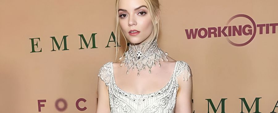 Аня Тейлор-Джой в элегантном винтажном платье от Bob Mackie Аня Тейлор-Джой в элегантном винтажном платье от Bob Mackie