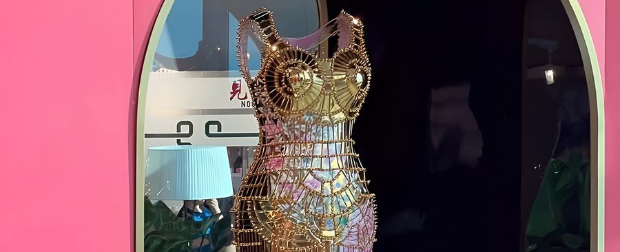 Фарфоровая поэзия Ю Пэя: шедевр Art Basel Hong Kong Фарфоровая поэзия Ю Пэя: шедевр Art Basel Hong Kong