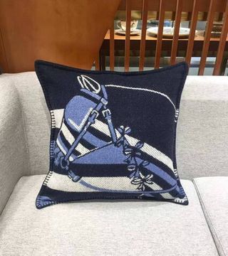 Подушка декоративная черно-синяя Hermes BP-38052