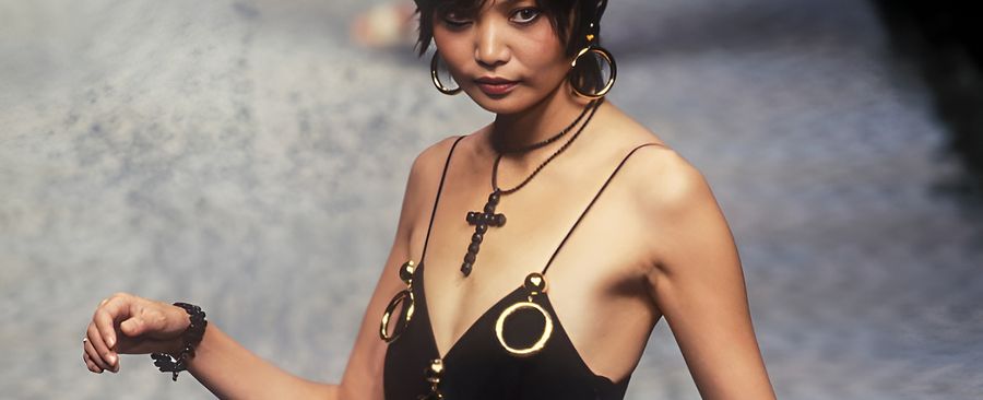 Ирина Пантаева на показе Moschino 1997: триумф модного искусства Ирина Пантаева на показе Moschino 1997: триумф модного искусства