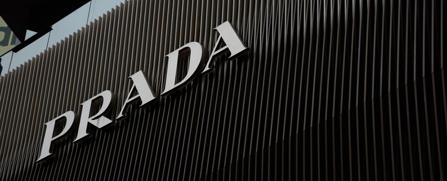 Prada и Versace: новый этап в мире моды