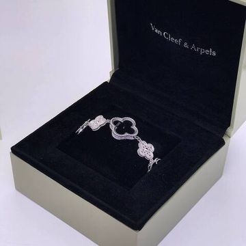 Элегантные часы Van Cleef BP-25314