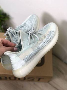 ADIDAS YEEZY 350 кроссовки песочные и голубые BP-31098