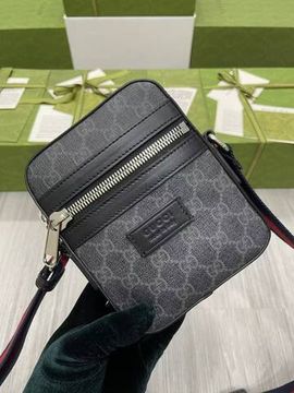 Cумка серая GG Supreme Gucci BP-725413