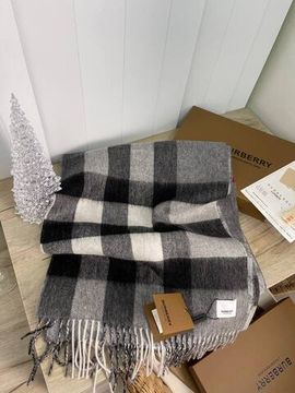 Трендовый шарф Burberry BP-25560