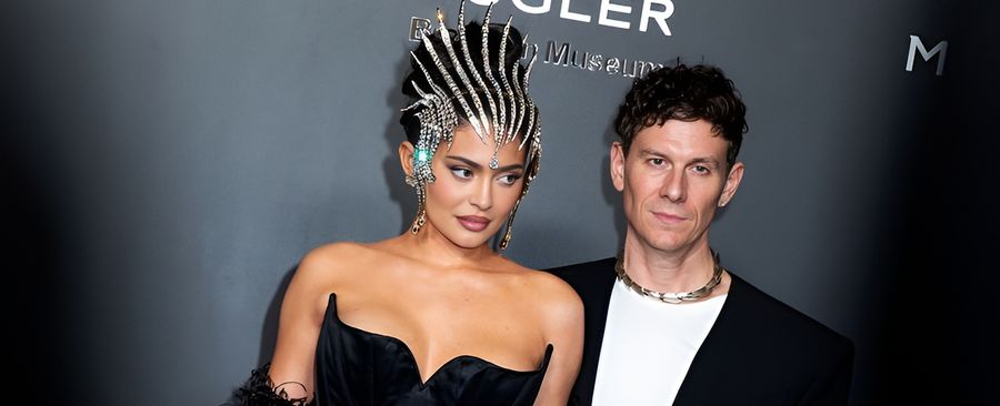 Кейси Кэдуалладер уходит из Mugler: новая эра с Мигелем Кастро Фрейтасом
