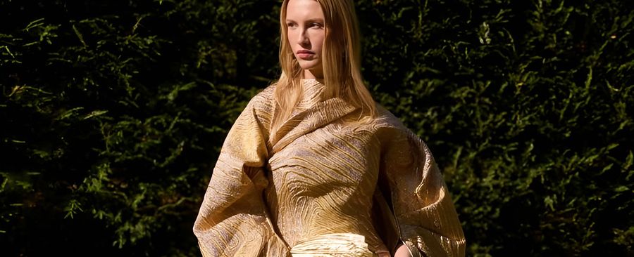 Весна и лето 2025: энергия природы в новых коллекциях Cult Gaia и Bottega Veneta Весна и лето 2025: энергия природы в новых коллекциях Cult Gaia и Bottega Veneta