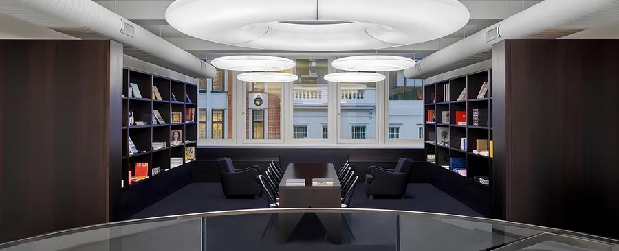 Alaïa открывает новое кафе и книжный магазин в Лондоне